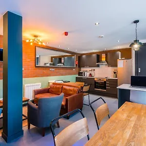  Albergue Code Pod - The Loft -